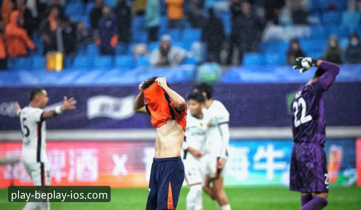 青岛海牛3-1力克上海海港终结13年不胜，beplay最新iOS版2026全程见证中超经典战役